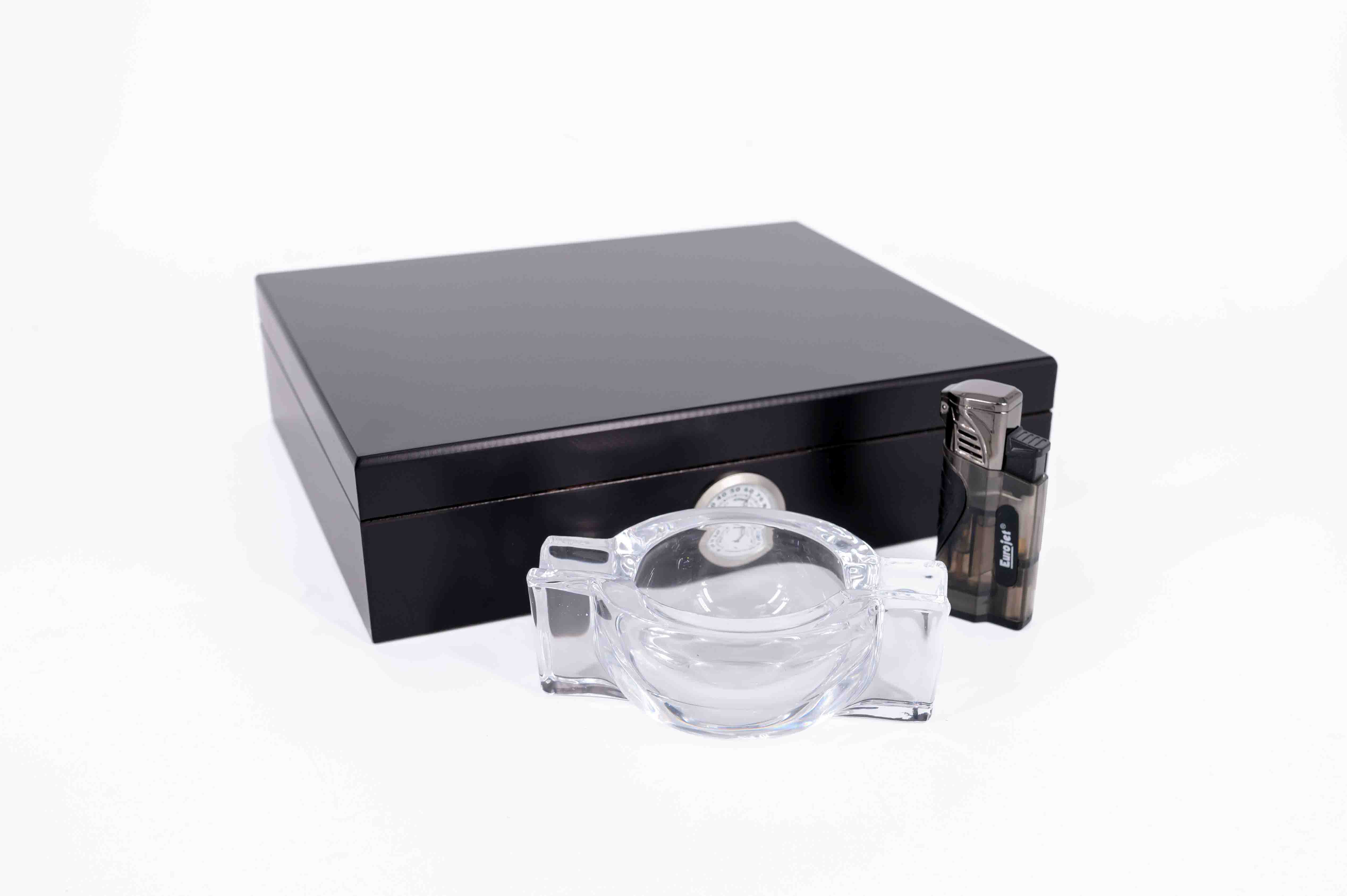 Humidorshop Cigarset szivaros ajándék szett, szivardobozzal, öngyújtóval és szivar hamutállal